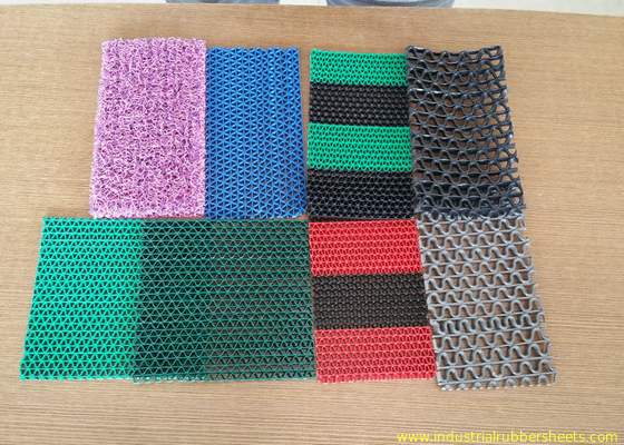 Solidny podkład PVC arkusz gumy przemysłowej 12 - 15 m długości Łatwe do czyszczenia