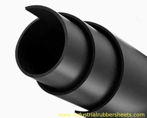 Arkusz gumy naturalnej o twardości 35 w skali Shore'a, o długości 1,0-20 m i doskonałej odporności na warunki atmosferyczne do zastosowań przemysłowych