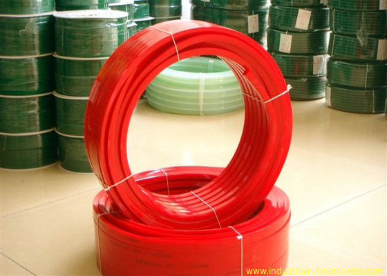 Czerwony poliuretanowy łącznik PU wąż 1.15-1.25g / Cm3 Gęstość Chemiczny odporny na eodozję