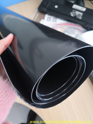 Arkusz gumy przemysłowej o długości 0,1 - 20 m Czarna guma Nbr Odporność na wilgoć