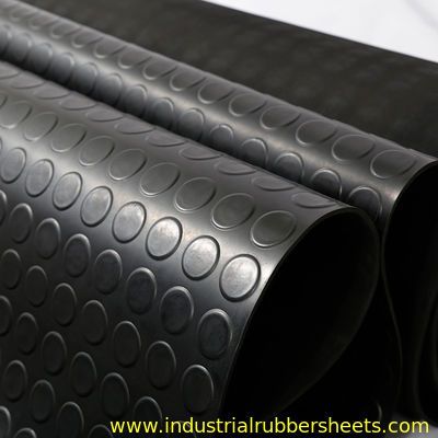 Mata antypoślizgowa do użytku przemysłowego z powierzchnią z okrągłymi wypustkami i grubością 3 mm, odporna na oleje